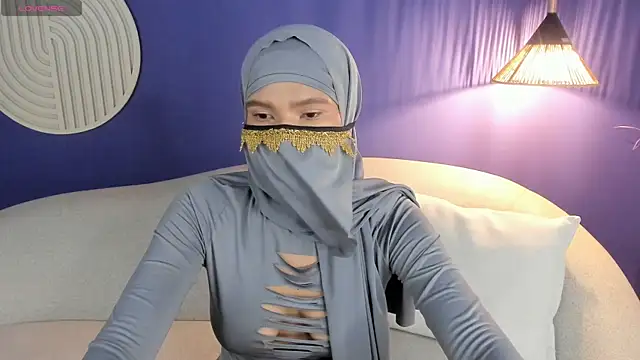 Slaazy_VI Live XXX-Chat