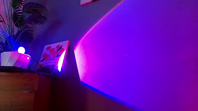 Chat XXX en directo de adara_johnson__