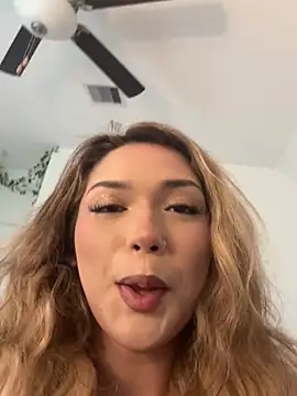 jaxzyitzel's Webcam Show