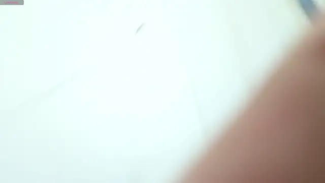 MiaTenebran Webbikameraesitys