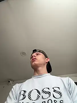 Jacobs0 Adlı Modelin Canlı XXX Sohbeti