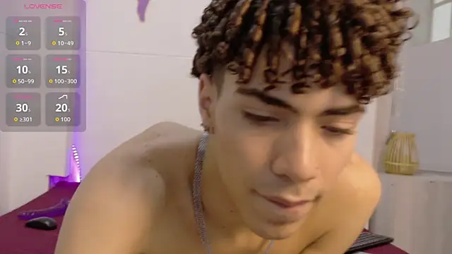 Monyel_BlakeのライブXXXチャット