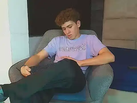 Tyler_Mcrey লাইভ XXX চ্যাট