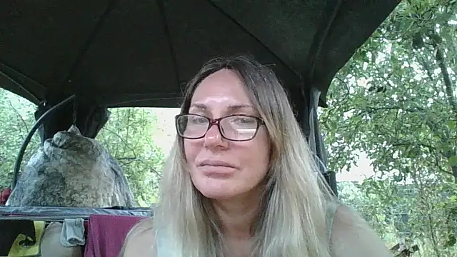 Chat +18 de AnyBase ao vivo