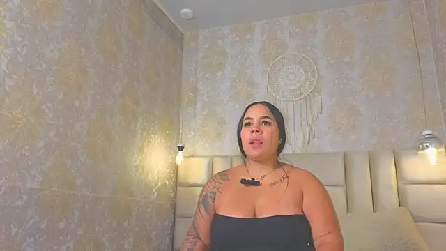 Chat XXX en directo de EmilyQueen3x