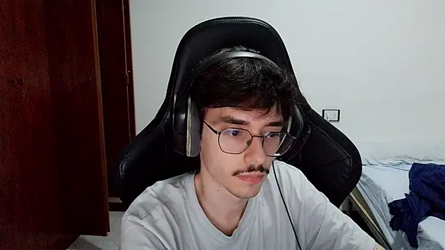 Chatroom XXX en direct de gabrielNovin17cm