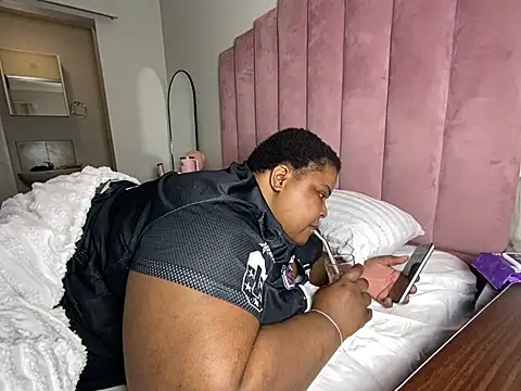 MissLola27 라이브 XXX 채팅