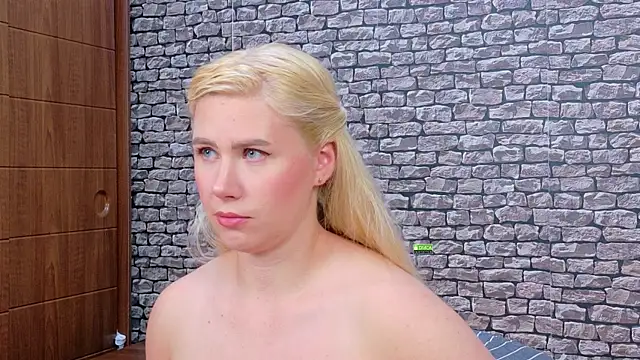 دردشة CuteBlondeMe الجنسية المباشرة