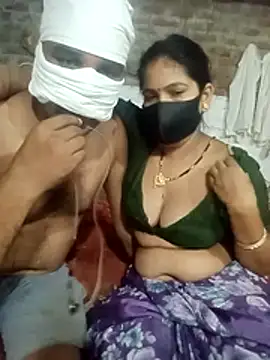 Indiansexycouple1n Webbikameraesitys