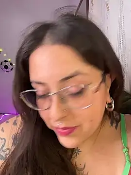 Chatroom XXX en direct de Mizztikaa