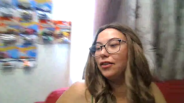 Chatroom XXX en direct de FreakyDreama
