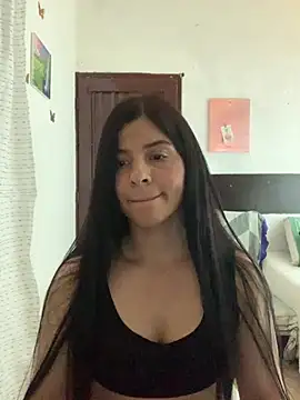 Estefani_32 Chat XXX in diretta