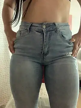 Estefani_32 live XXX chat