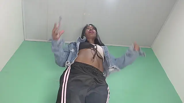 avaleri_cherry élő XXX-chatje