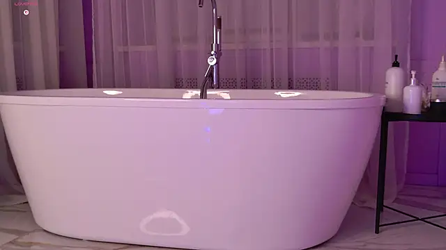 LeyaAtwoodのライブXXXチャット