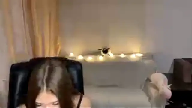 urcutiebunnyy's Live XXX Chat