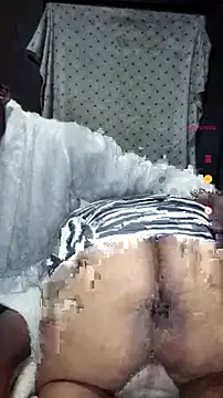ChubbyMidgetxxx19's Live XXX Chat