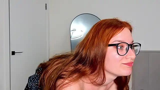 Chatroom XXX en direct de KiraNiight