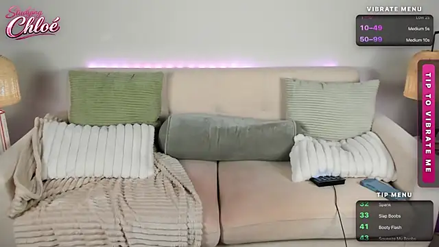 itschloelaurent's Live XXX Chat
