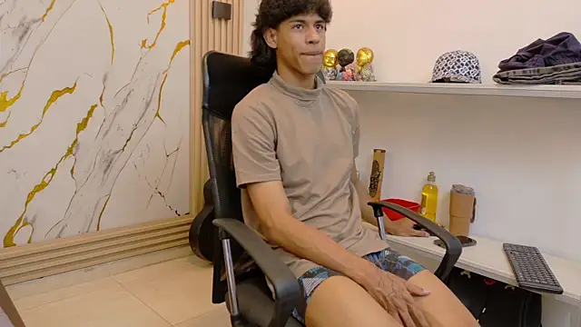 Zayn_Fox32 Live XXX-chat