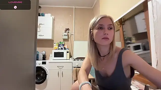 Chat +18 de AngelJeni ao vivo