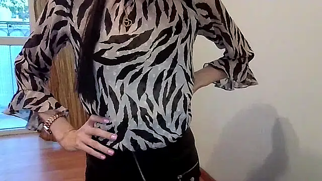 Chat +18 de JuliaLovely ao vivo