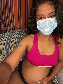 SukiyamaAsia live XXX chat