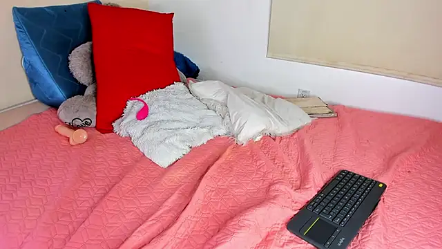 Chat +18 de Nadia-Monroe ao vivo
