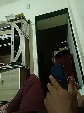 XXX chat uživo modela Prajakta123