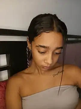 Zoe_Sweett18's Live XXX Chat