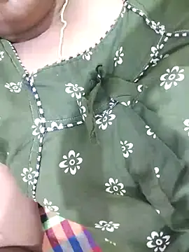 Chandrika_telugu0 élő XXX-chatje