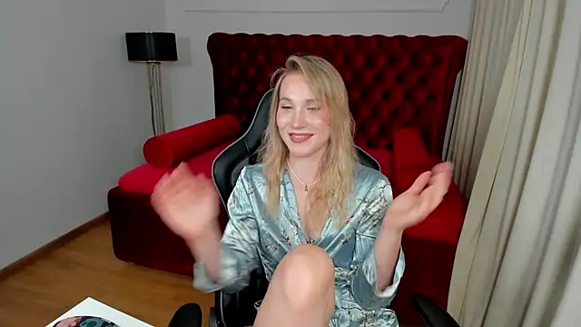 ElaraVoltage Live XXX Chat