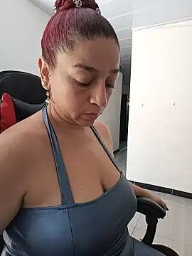 Tumilf's Live XXX Chat