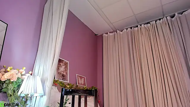 Chat +18 de Dearly_Emily ao vivo