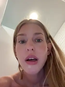 XXX chat uživo modela kira_mia
