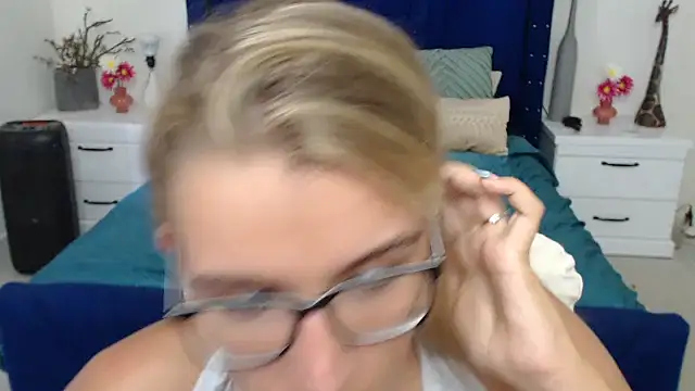 Chat +18 de Yennyloves ao vivo