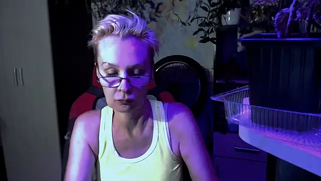 Chat +18 de HelgaHimmell ao vivo