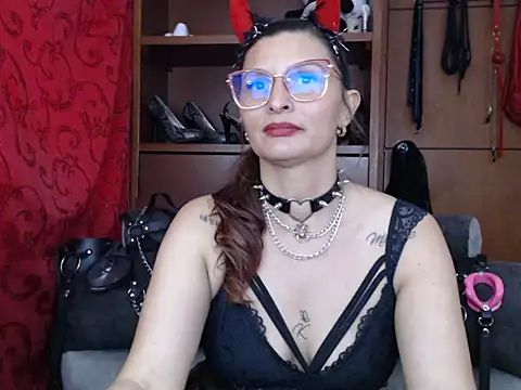 sachaclinford's Live XXX Chat