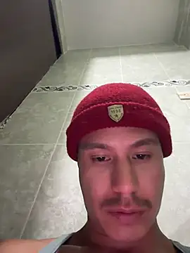 DominickSullivan 即時 XXX 聊天