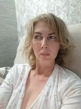 stellahere8's Live XXX Chat