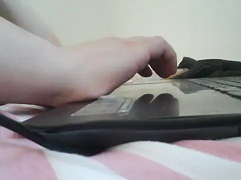 Show modela lickthehottie na web-kameri