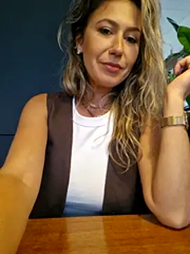Chat +18 de CelynaRoss ao vivo