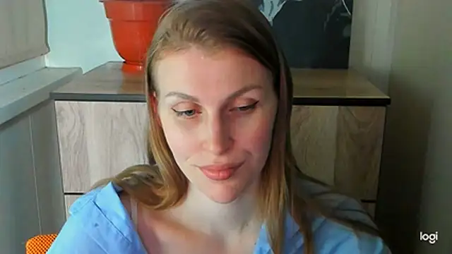 Chat +18 de JuliaMuuun ao vivo