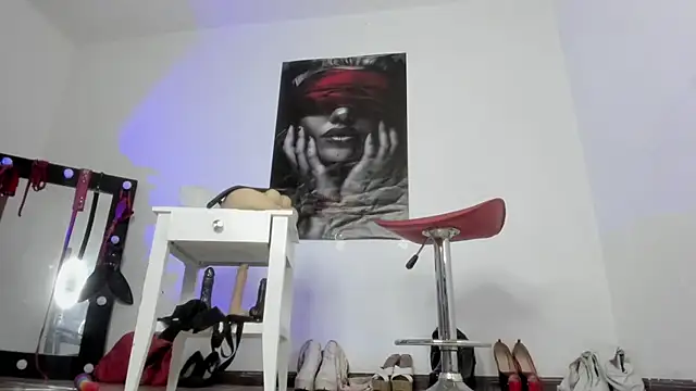 Czat XXX na żywo – Sarah_Mistress_