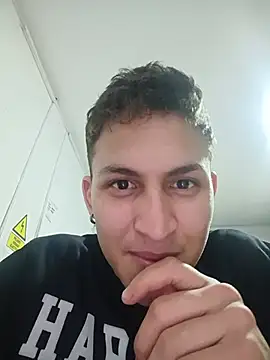 Axel_Romanov Adlı Modelin Canlı XXX Sohbeti