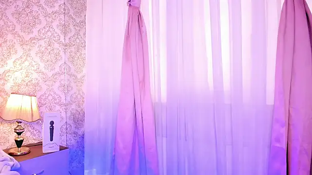 Luna_Swift Chat XXX in diretta