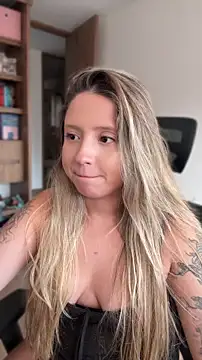 Živý XXX chat MiaPetit_