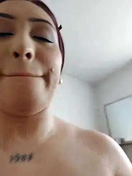 Chatroom XXX en direct de VictoriaGrey__