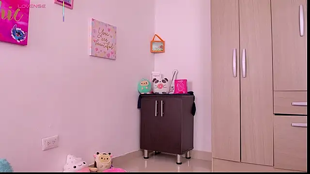 Chat +18 de Nick_Simons ao vivo