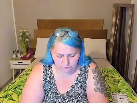 Sugarmommy_69X Chat XXX in diretta